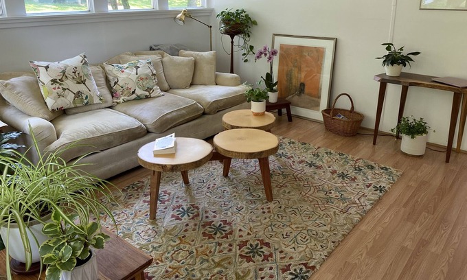 Historic Centertown Bedford Cottage | Bedford Town Cottage