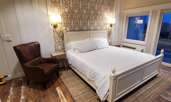 Westfield Cabin | Bedroom 9 - The Big Creek Lodge