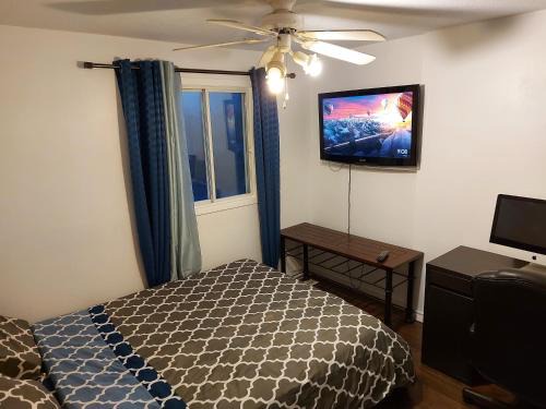 Gatineau House | Bedroom in cozy townhome