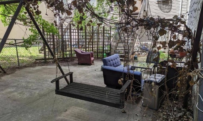 Williamsburg House | Bedroom in shared townhome centrally located in Williamsburg
