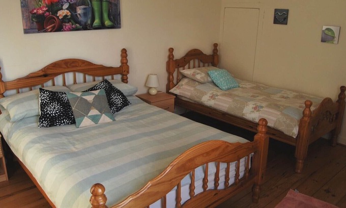 Piegut-Pluviers Bed & Breakfast | Bedroom With Ensuite Bathroom in Bnb, Breakfast Incl