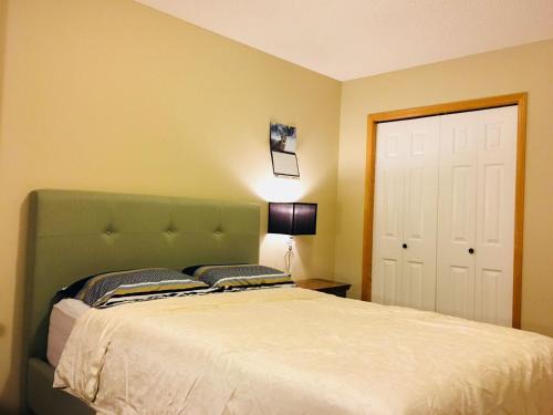 Fort Gary House | Bedrooms in Kenaston, Close to Walmart, Costco, IKEA, Outlet