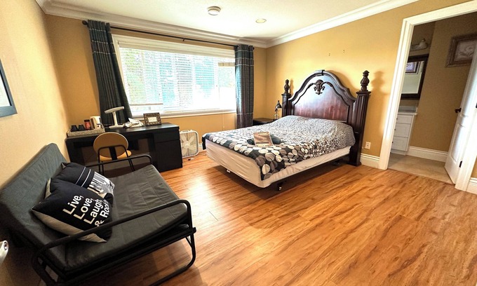 Richmond Bed & Breakfast | bedrooms with private bedrooms in charming Richmond with WiFi close to YVR