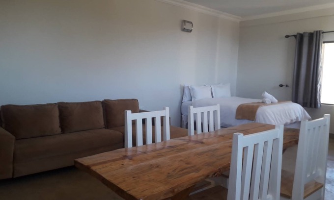 Nyanga Bed & Breakfast | Bedsitter Bed & Breakfast in Nyanga near popular Attractions
