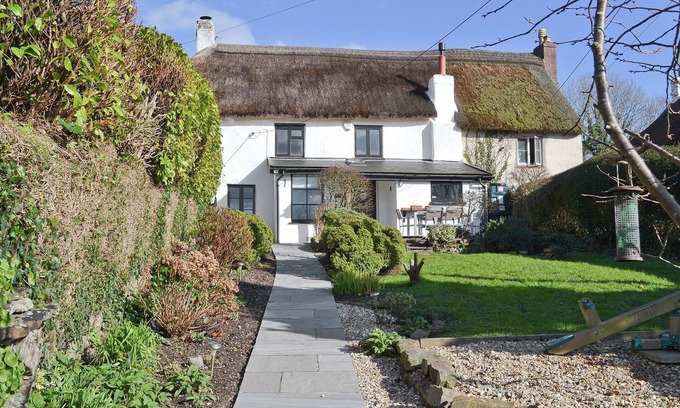 Westleigh Cottage | Bee Bowl Cottage - HTTD