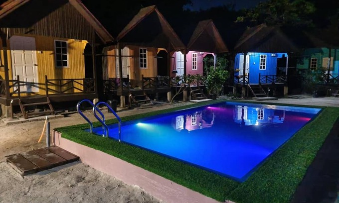 Kuala Besut Hotel | Bee Chalet Perhentian Island