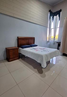 Aguas Zarcas Apartment | Bee house