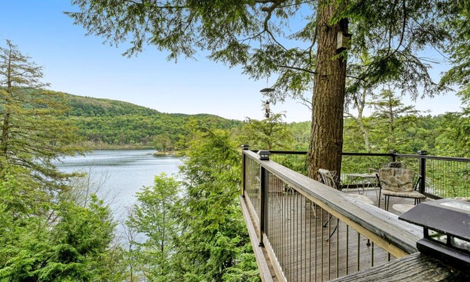 Hubbardton House | Beebe Lake House