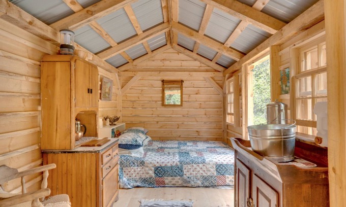 Adjala-Tosorontio Cabin | Beeberry Cottage