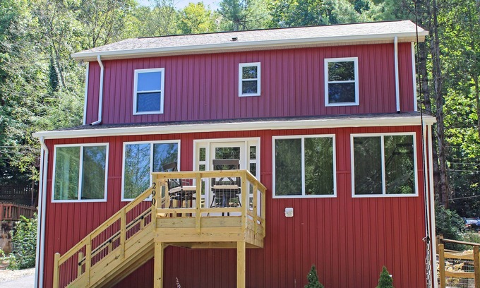 Mill Ridge Cabin | Beech Mountain, Sugar Mountain; Skiing minutes away!