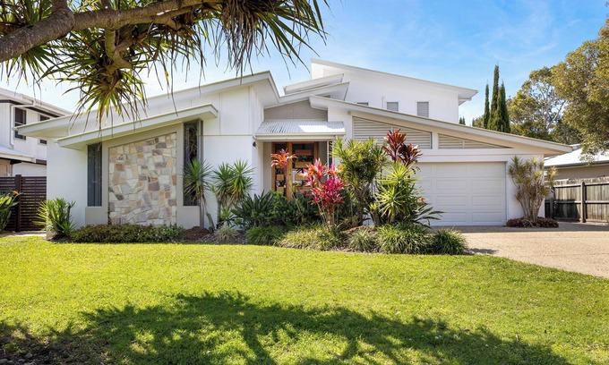 Mudjimba Villa | Beecheyana North - Beach Villa w/heated pool