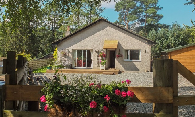 Blair Atholl Cottage | BEECHWOOD COTTAGE, family friendly, with open fire in Blair Atholl