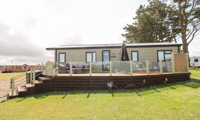 Hasguard Cross House | Beechwood Lodge