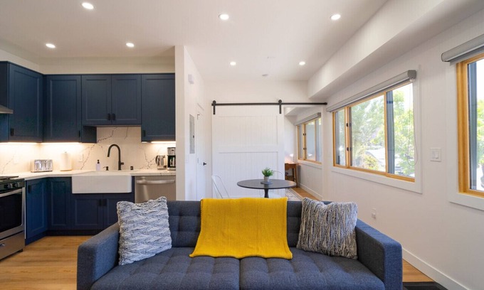 South Park Apartment | Beechwood One Bedroom With Washer Dryer Heart Of South Park