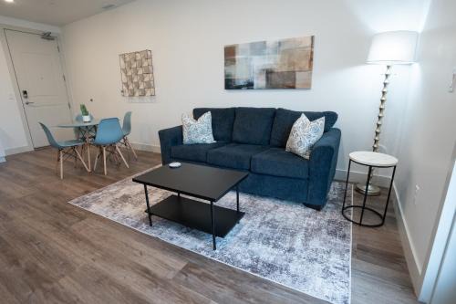 People's Freeway Apartment | Beehive Loft