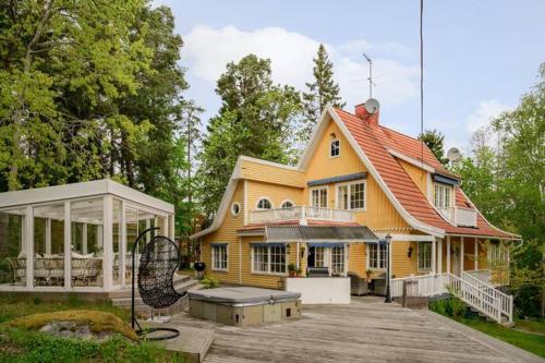 Saltsjo Boo Apartment | Before making request, read my profile host at the bottom of page # Sjögläntan