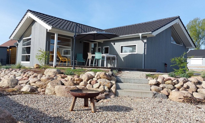 Rheinsberg House | Behagliches Holzhaus mit Sauna im Skandi-stil am Großen Zechliner See