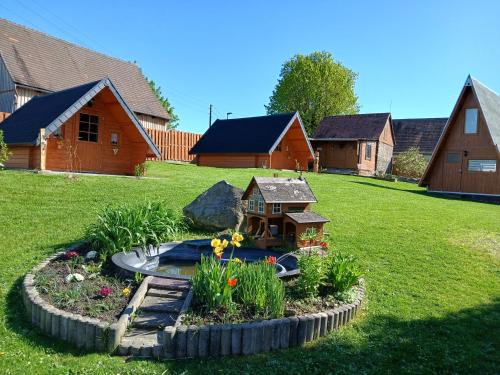 Mittelherwigsdorf Apartment | Bei Zittau Ferienwohnung Frieda mit Camping Familien, und Biker Hütten am Zittauer Gebirge