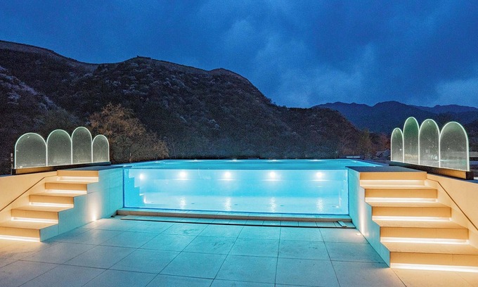 Sanpu Hotel | Beifei Garden Majestic Great Wall View