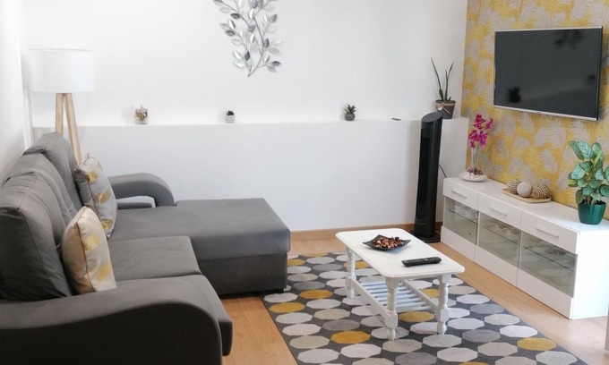 Beja Apartment | Beja Garden Apartment with Balcony, Terrace and Wi-Fi
