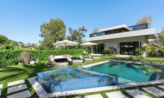 Bel Air Villa | Bel Air Luxury Villa with Outdoor Oasis and Captivating Views