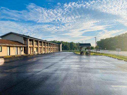 Wood River Hotel | BEL AIR MOTEL