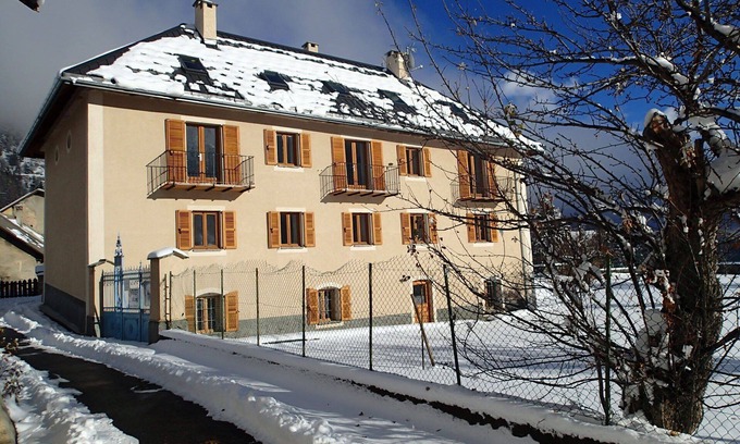 Monetier-les-Bains Apartment | Bel Appart. Sainte Marguerite Pour 13 Personnes Dans Ancienne Maison Rénovée