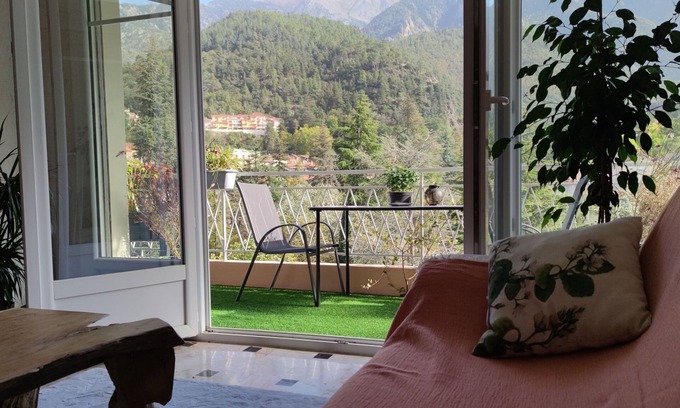 Vernet-les-Bains Apartment | Bel Appartement Avec vue Panoramique sur la Montagne
