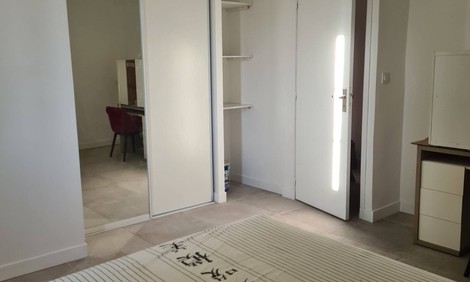 Route de Beaucaire Apartment | Bel Appartement Refait à Neuf à 15 min du Centre de Nîmes