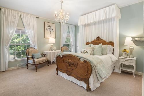 Fort Smith House | Beland Mansion-Magnolia suite!