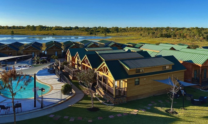 Willis Resort | Belas Resort Cabin 100