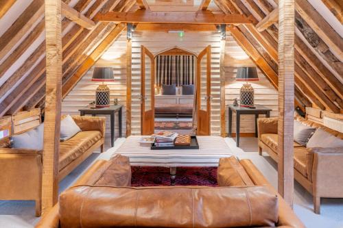 Sudbury House | Belchamp Hall Hayloft