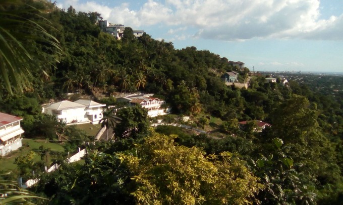 Havendale House | Belgrade Heights with mountain & city view