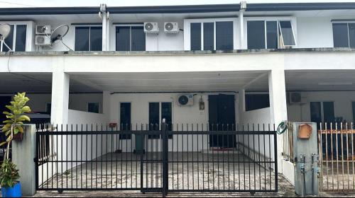 Sibu House | Belian Homestay Sibujaya