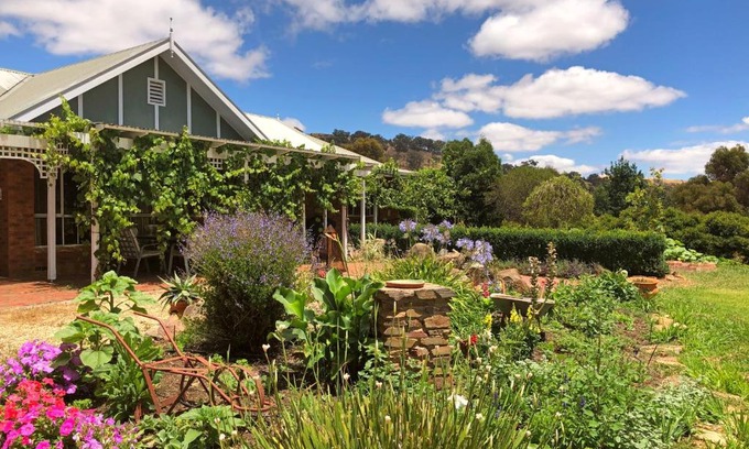 Bonnie Doon House | Belkampar Retreat - Authentic Farm Style Home - Perfect For Families and Large Groups!