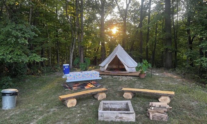 Janesville RV Rental | Bell Tent Under the Stars