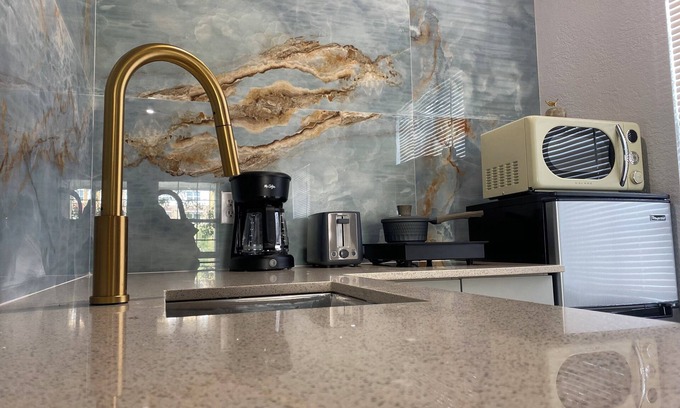 Sanford Apartment | Bella Breeze