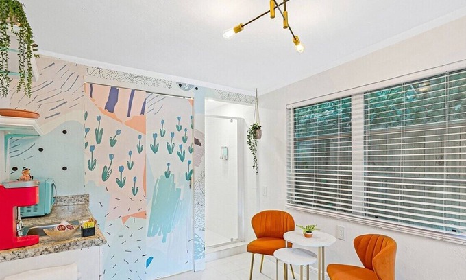 Flamingo Parks House | Bella Bungalow, in Historic Flamingo Park