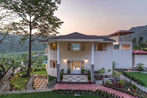Bullawala Villa | Bella Casa, 3BHK Private Luxury Villa in the Hills