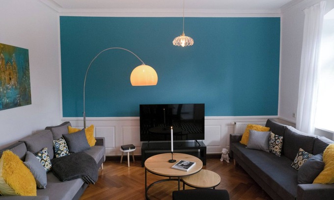 Ludwigsburg Apartment | Bella casa - Business&Family - at the castle - Parking-SmartTV-Netflix - 24h Check in