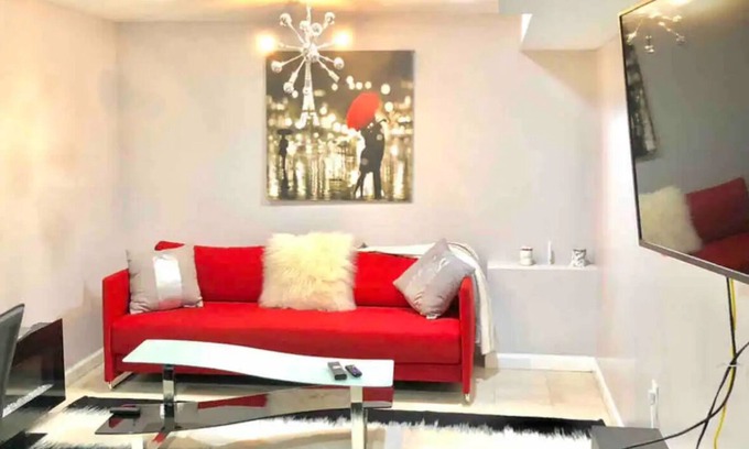Bloomingdale Bed & Breakfast | Bella Casa; Cozy Private Lower level flat, entire unit.