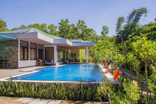 Huong Thuy Villa | Bella House