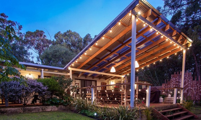 Redgate House | Bella Retreat - Peace & seclusion in redgum forest