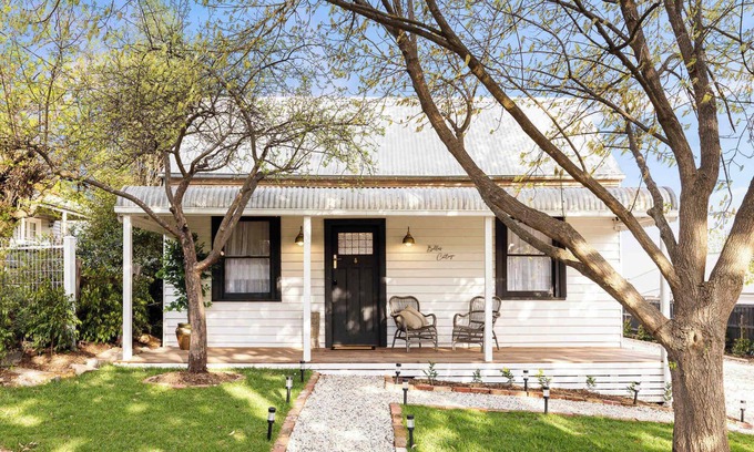 Yarra Glen House | Bella's Cottage Yarra Valley | Spa & Sauna