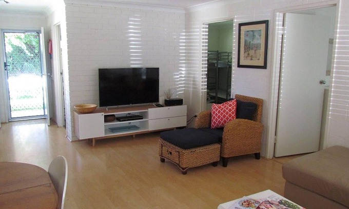 Blueys Beach Villa | Bella Villa Manyana 19 great location short stroll to the beach and local shops