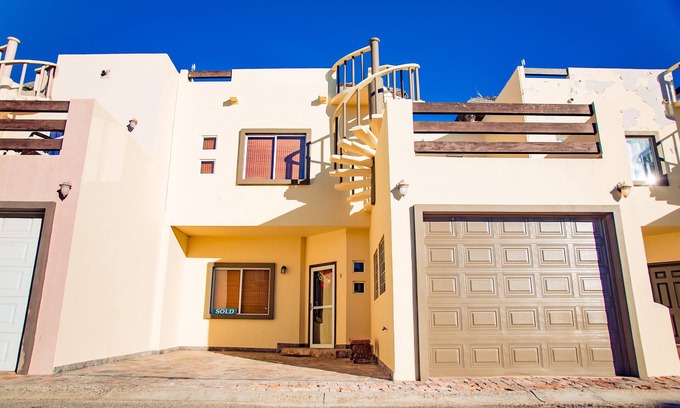 Ferrocarrilera House | Bella Vista 6 (3 Bed 2.5 Bath By FMI Rentals)