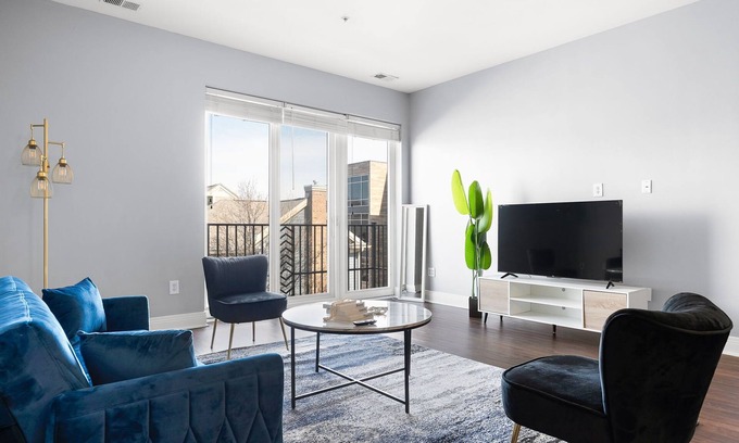 Cole-Noble District Apartment | Bella Vista Downtown 2BR 2BA