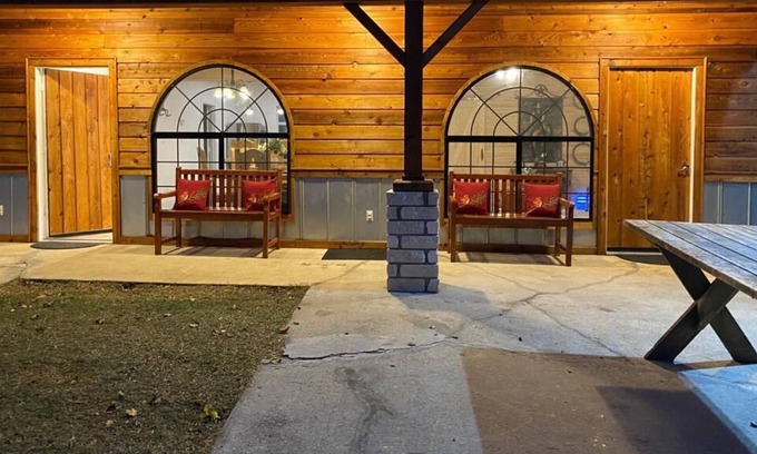 Cross Roads House | BELLA VISTA RANCH CEDAR HOUSE