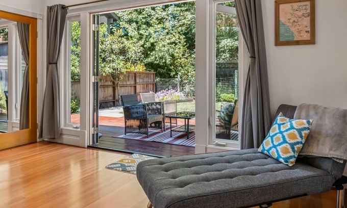 Monte Rio House | Bella Vita ~ High-End Bungalow with Private Yard