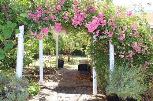 Longford House | Bellamona Cottage Longford